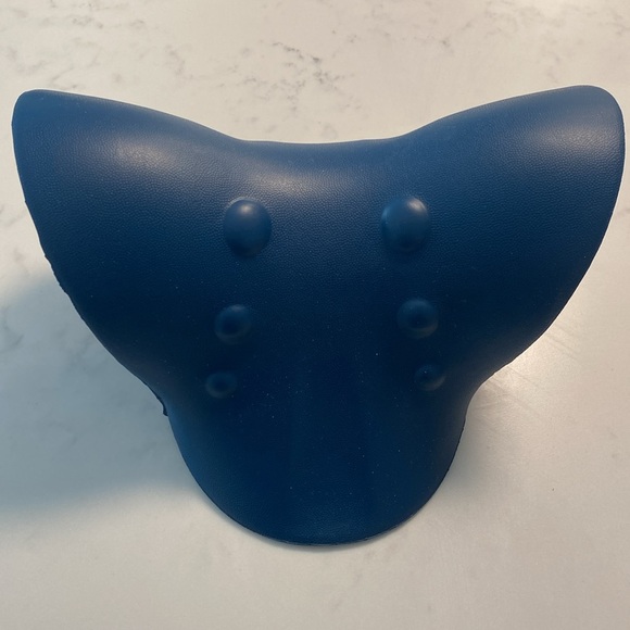 Cervical Traction Pillow - Picture 2 of 3